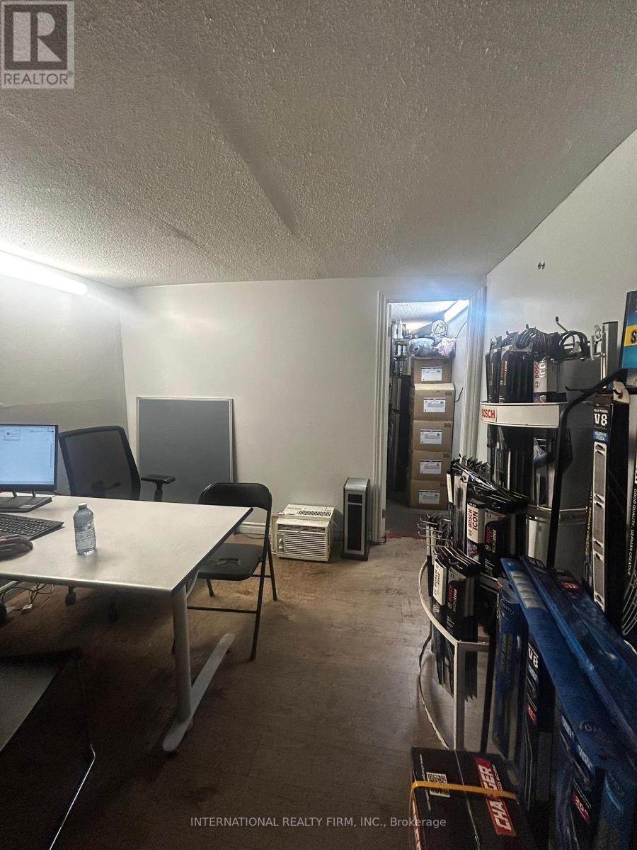 310 QUEEN STREET E, Brampton, Ontario