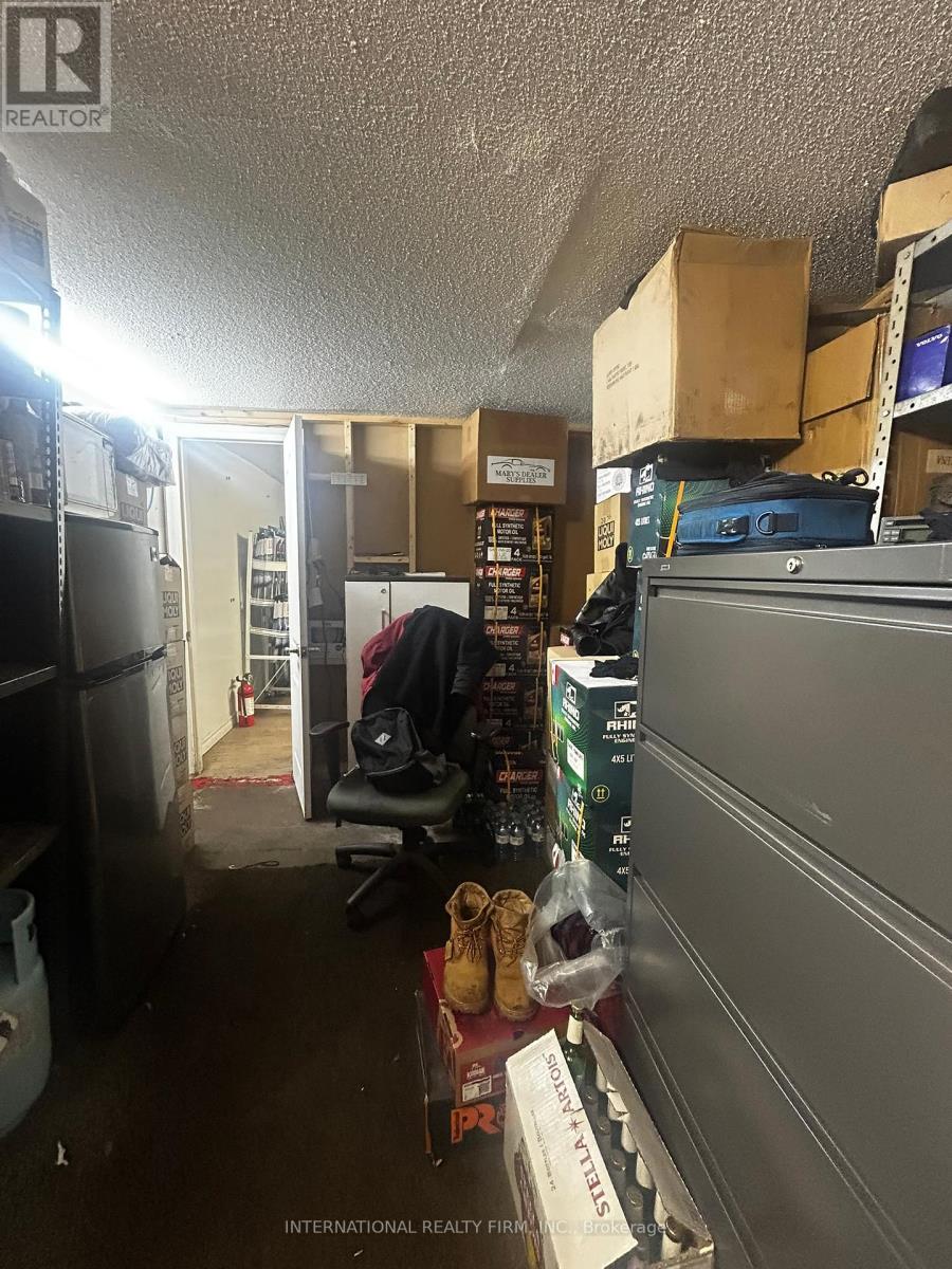 310 Queen Street E, Brampton, Ontario  L6V 1C2 - Photo 2 - W12643540