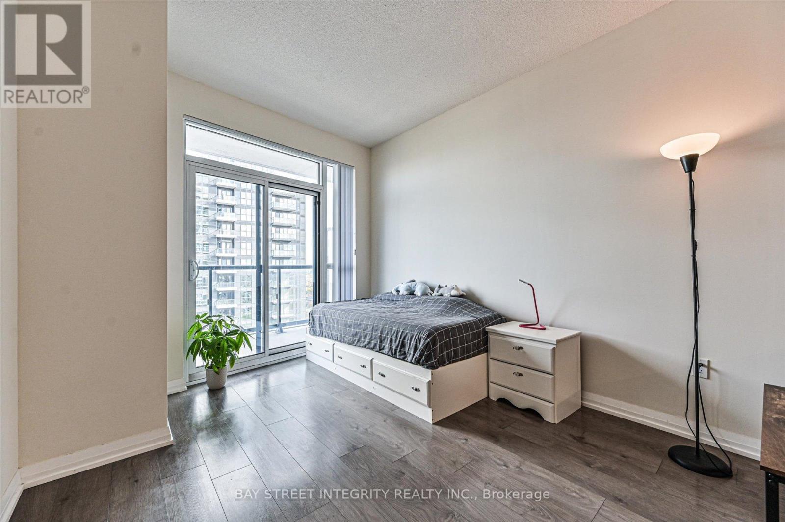 2719 - 35 Watergarden Drive, Mississauga, Ontario  L5R 0G8 - Photo 11 - W12643546