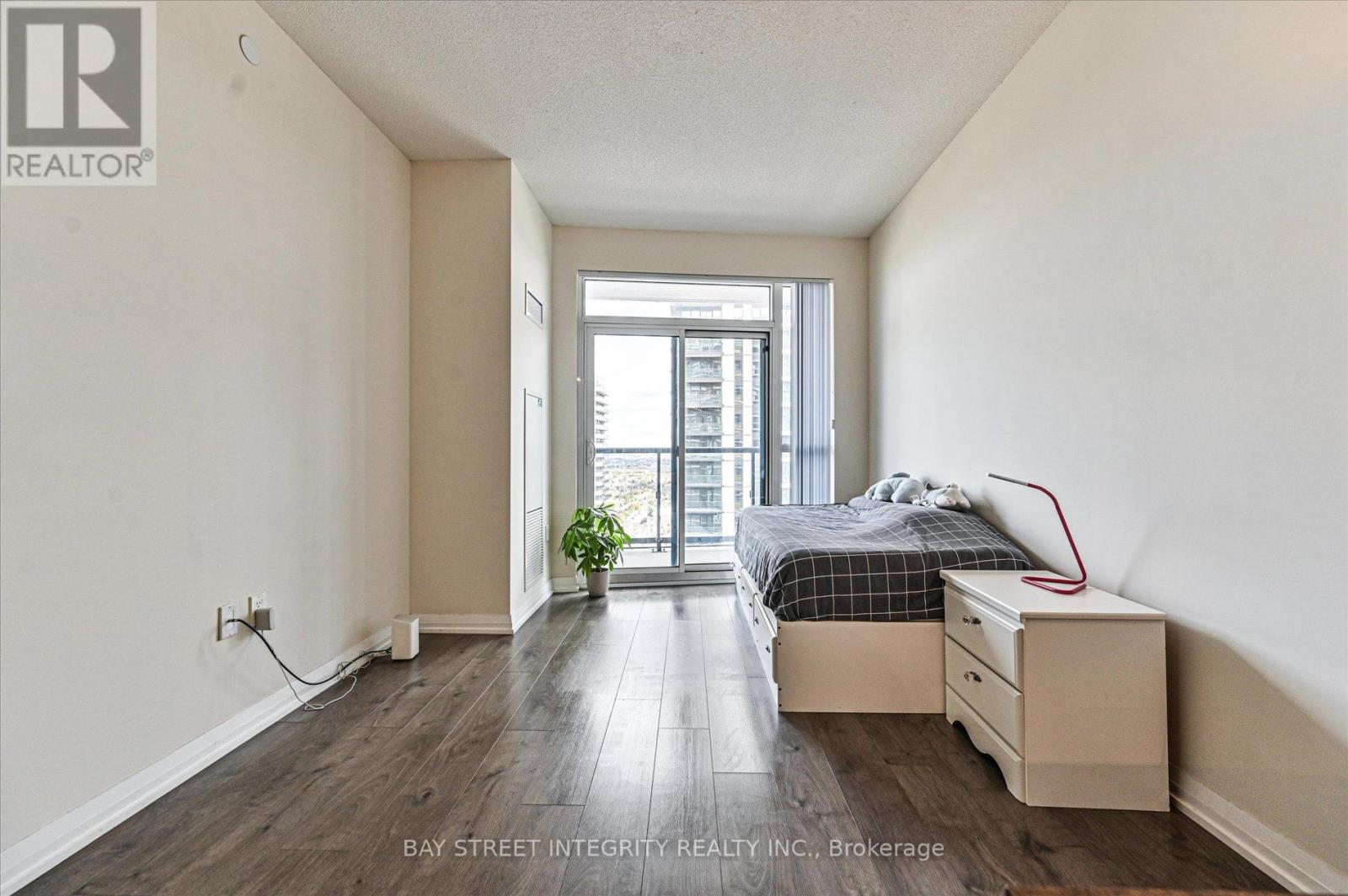 2719 - 35 Watergarden Drive, Mississauga, Ontario  L5R 0G8 - Photo 13 - W12643546