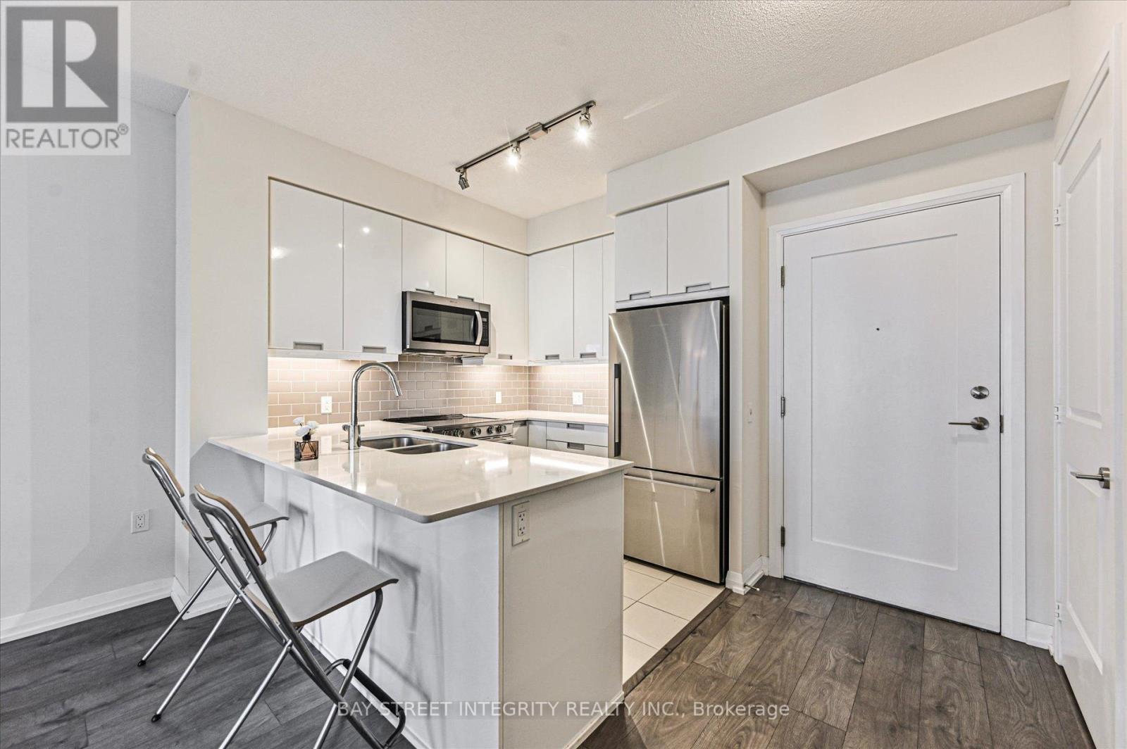 2719 - 35 Watergarden Drive, Mississauga, Ontario  L5R 0G8 - Photo 7 - W12643546