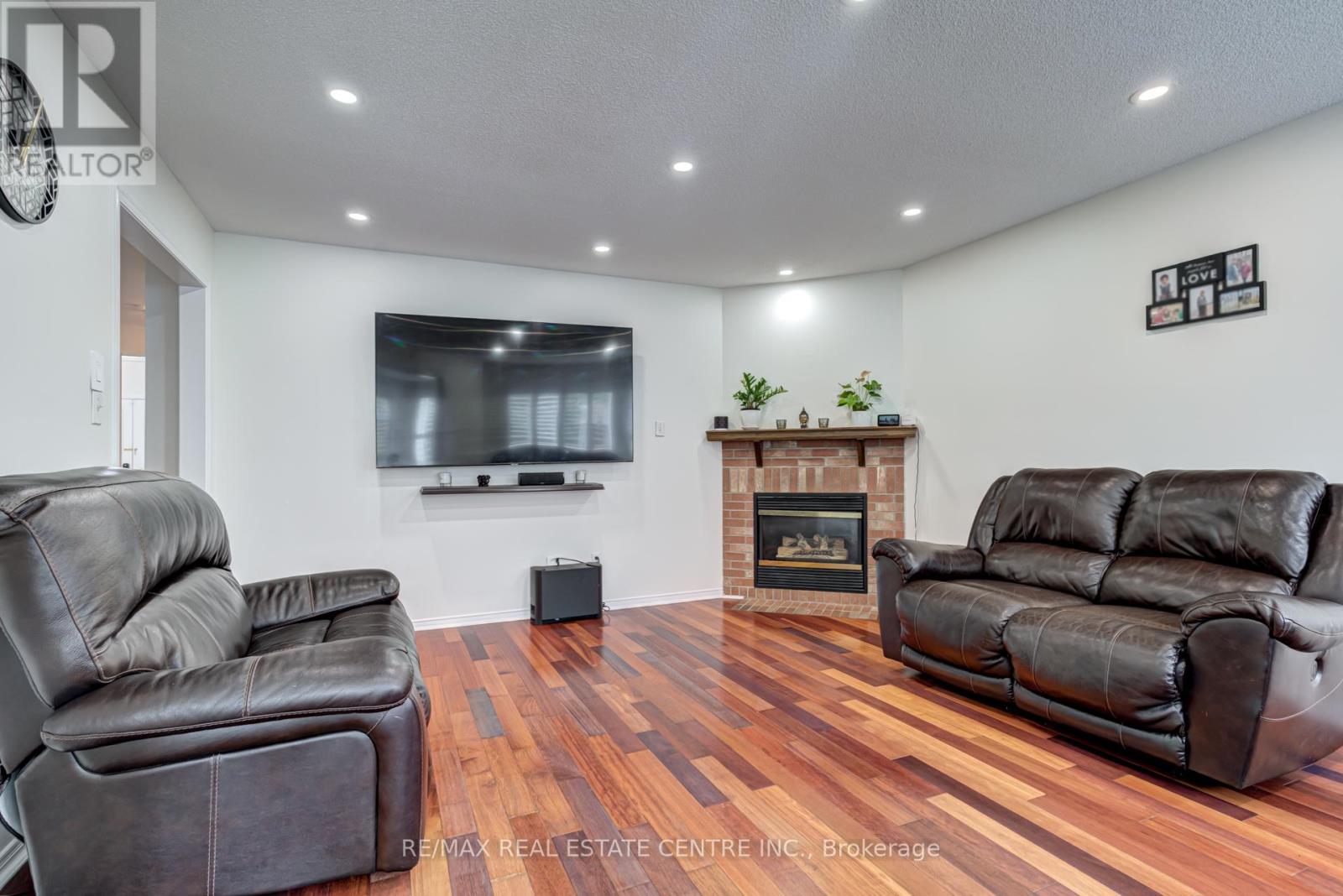 Upper - 5418 Loonlake Avenue, Mississauga, Ontario  L5V 2E1 - Photo 10 - W12643548