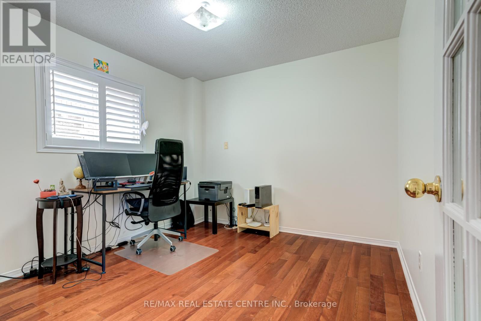 Upper - 5418 Loonlake Avenue, Mississauga, Ontario  L5V 2E1 - Photo 12 - W12643548