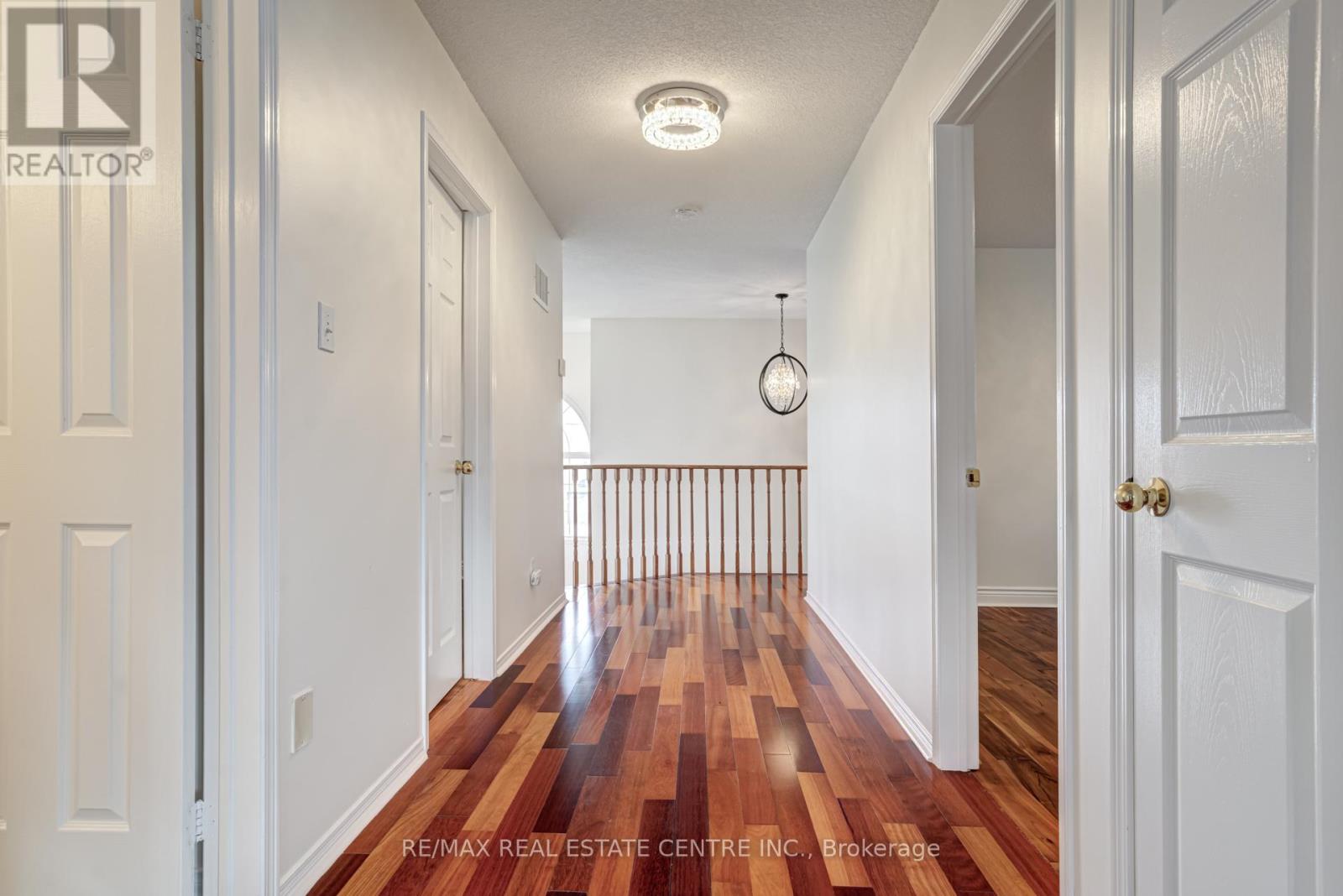 Upper - 5418 Loonlake Avenue, Mississauga, Ontario  L5V 2E1 - Photo 19 - W12643548