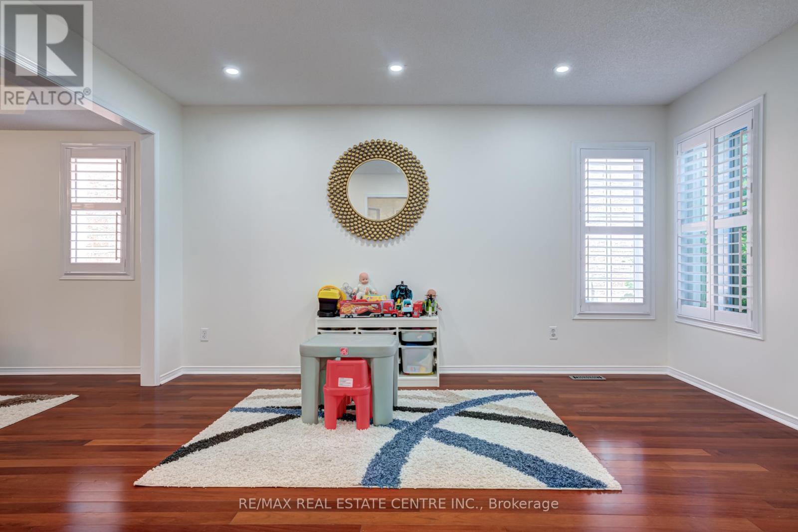 Upper - 5418 Loonlake Avenue, Mississauga, Ontario  L5V 2E1 - Photo 5 - W12643548