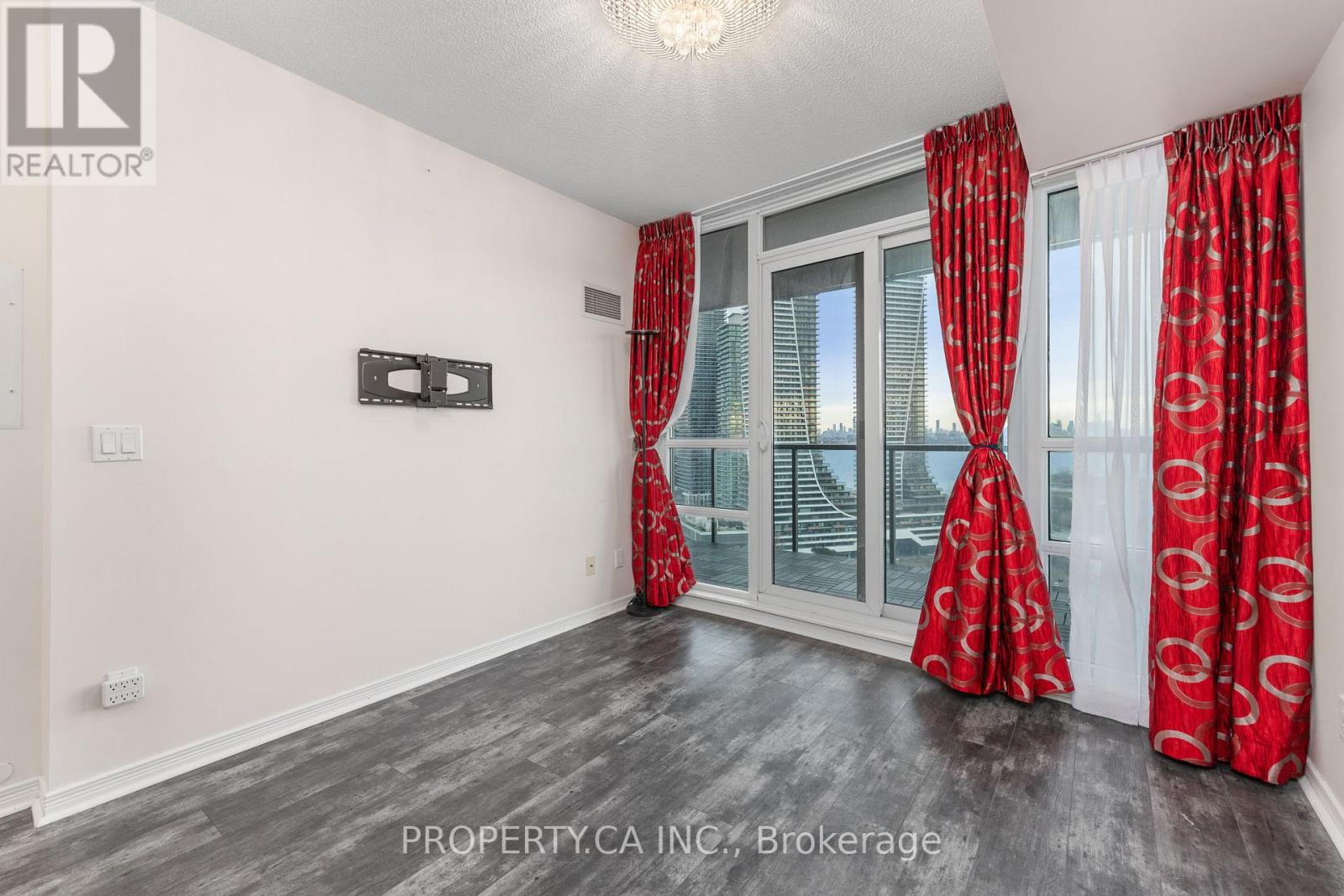 2206 - 2230 Lake Shore Boulevard W, Toronto, Ontario  M8V 0B2 - Photo 15 - W12643554