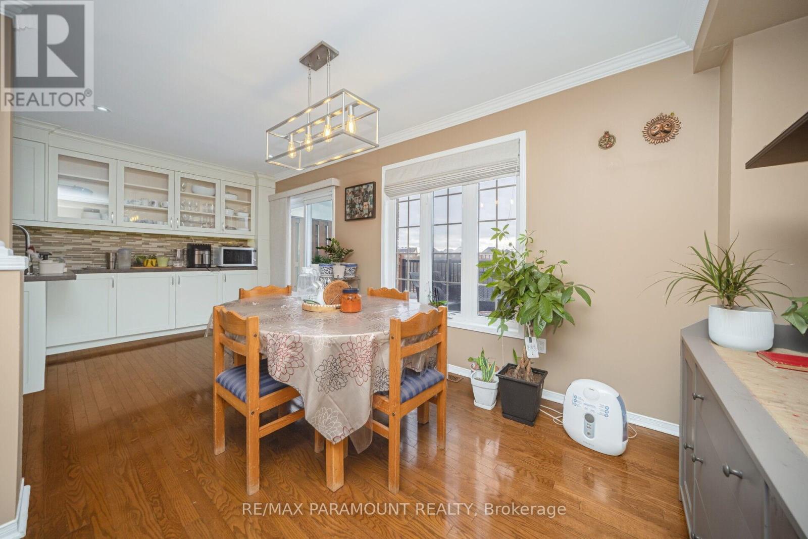 35 Flower Trail, Brampton, Ontario  L6P 1P1 - Photo 11 - W12643556