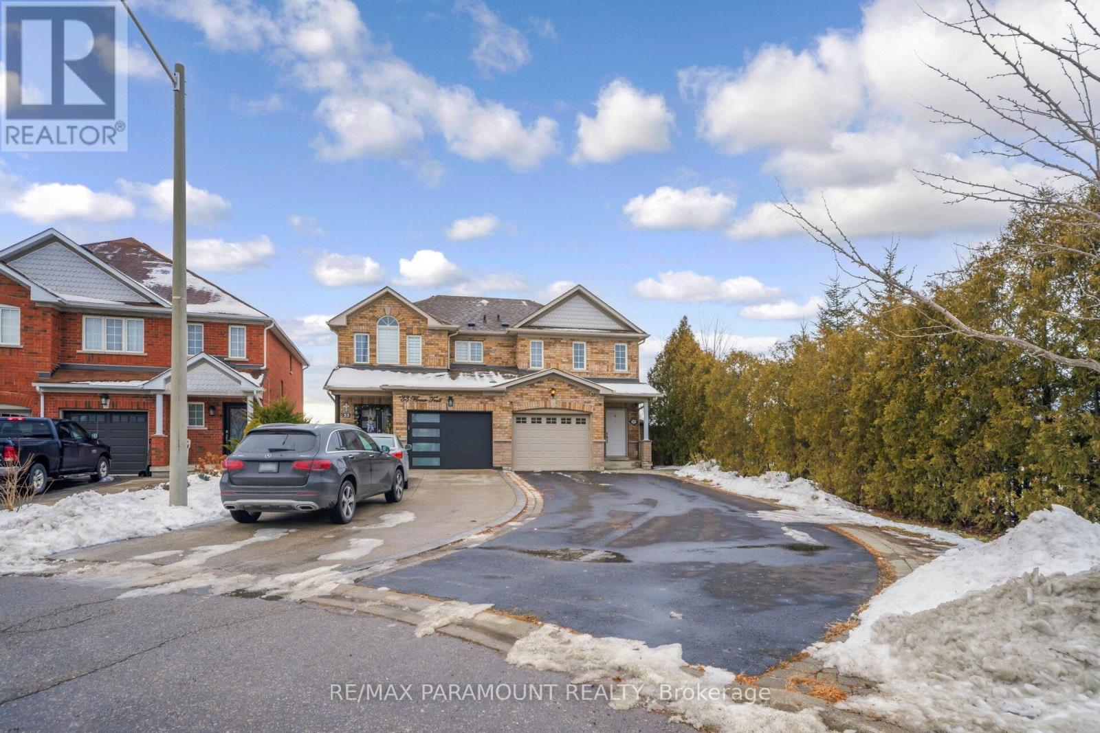 35 Flower Trail, Brampton, Ontario  L6P 1P1 - Photo 2 - W12643556