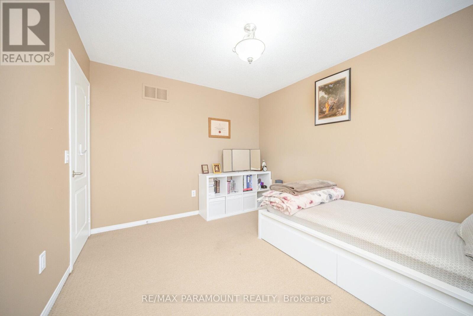 35 Flower Trail, Brampton, Ontario  L6P 1P1 - Photo 25 - W12643556