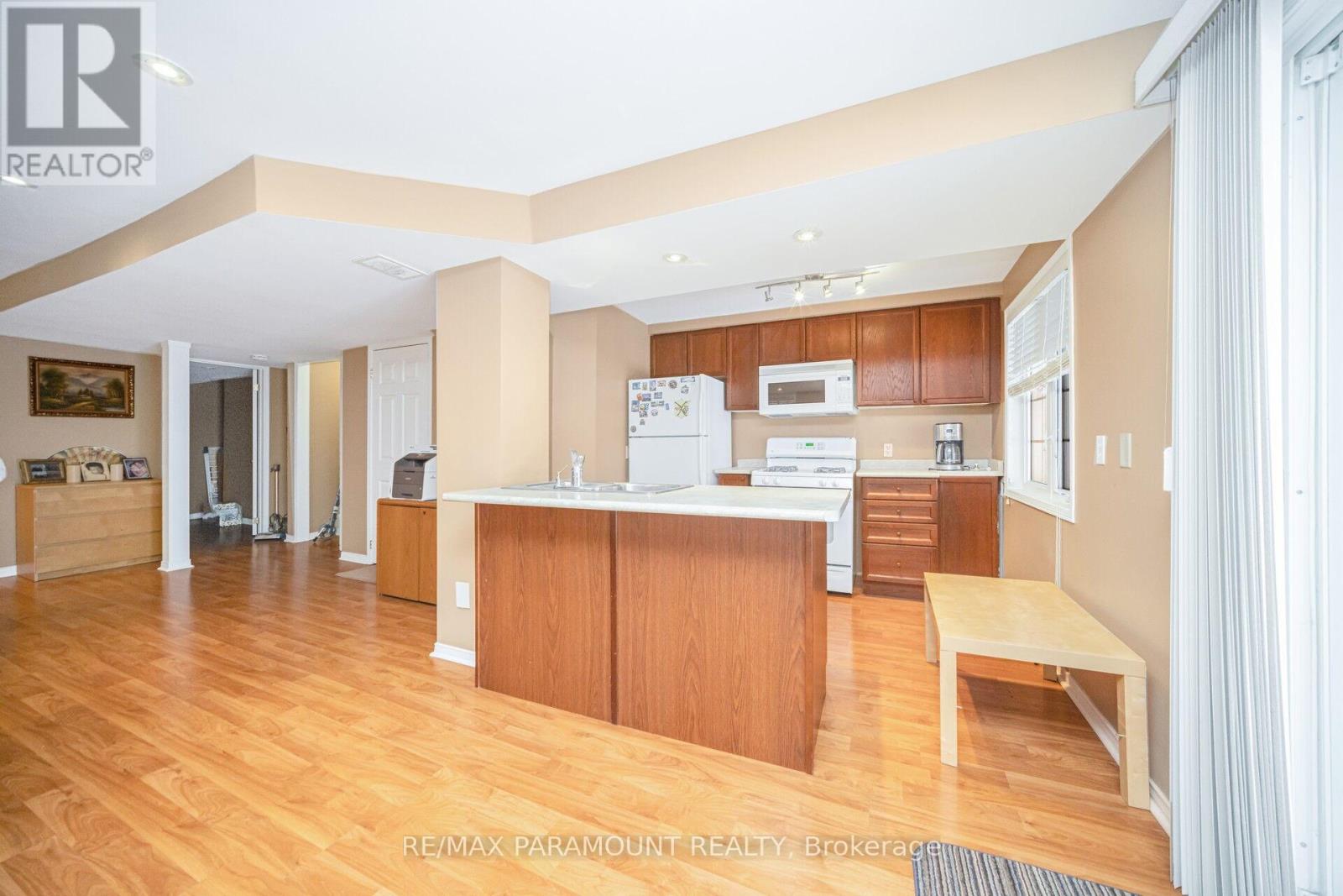 35 Flower Trail, Brampton, Ontario  L6P 1P1 - Photo 34 - W12643556