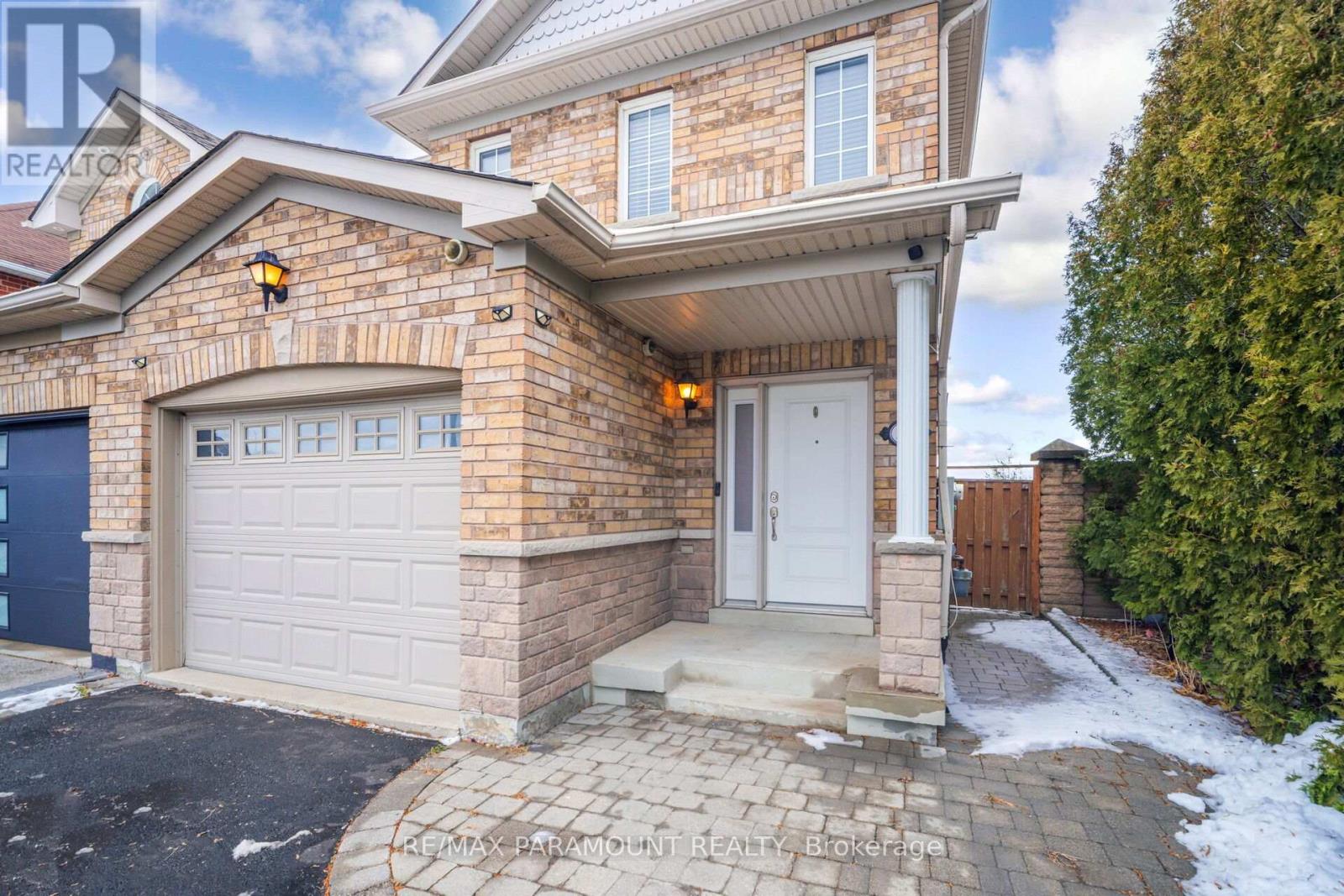 35 Flower Trail, Brampton, Ontario  L6P 1P1 - Photo 4 - W12643556