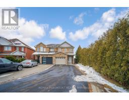 35 FLOWER TRAIL, Brampton, Ontario