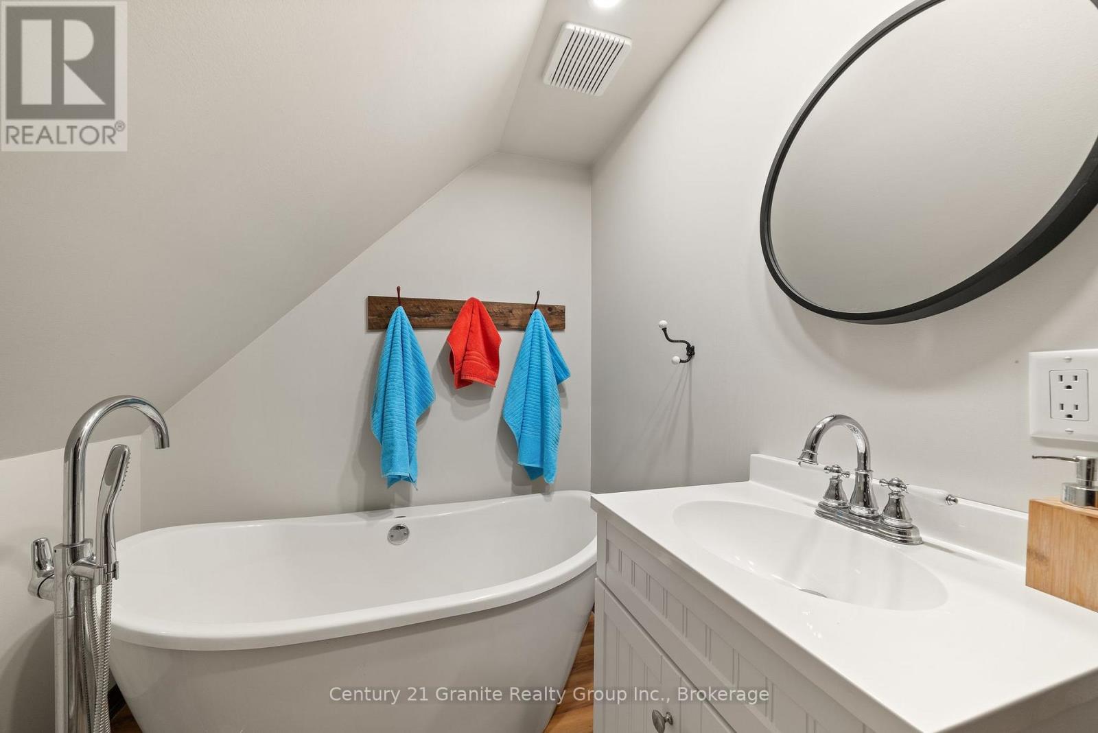 19221 Highway 118, Highlands East, Ontario  K0M 1S0 - Photo 32 - X12643592