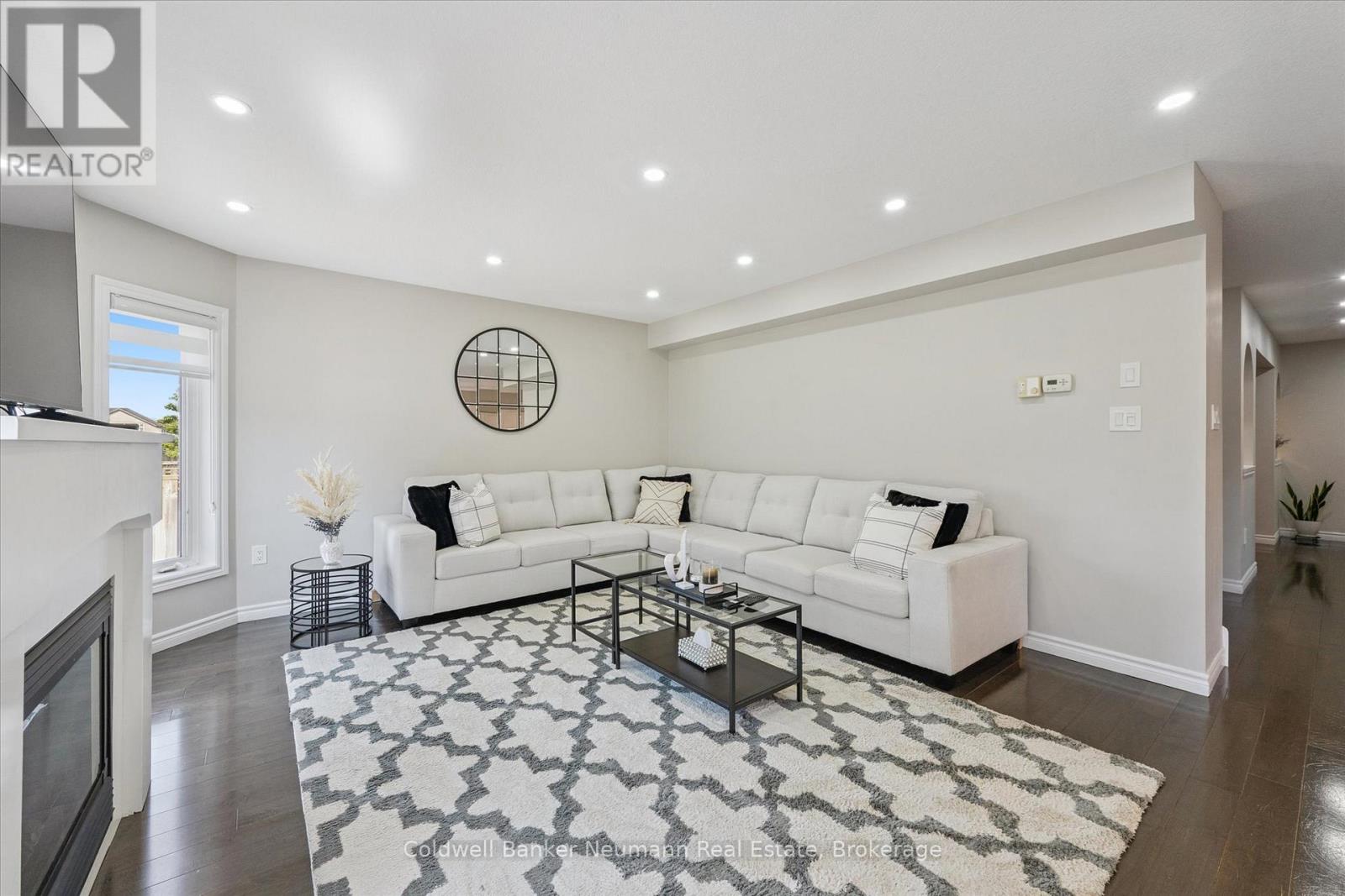 64 Laughland Lane, Guelph (Pineridge/westminster Woods), Ontario  N1L 0C6 - Photo 31 - X12643658