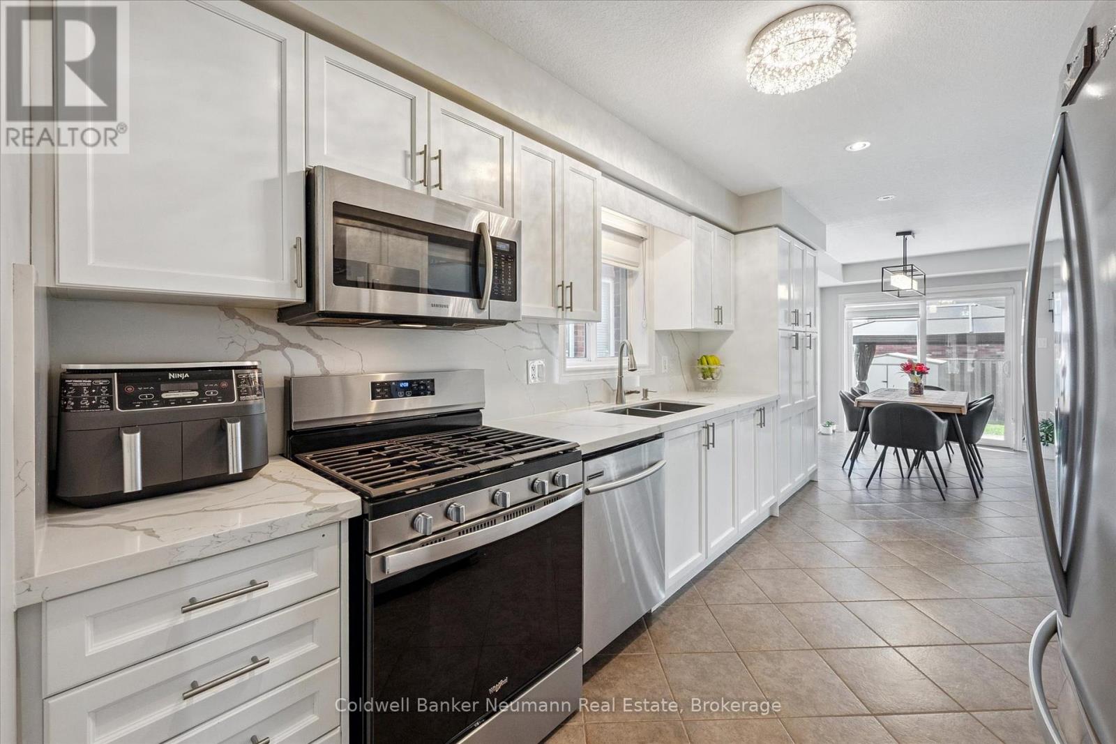 64 Laughland Lane, Guelph (Pineridge/westminster Woods), Ontario  N1L 0C6 - Photo 32 - X12643658