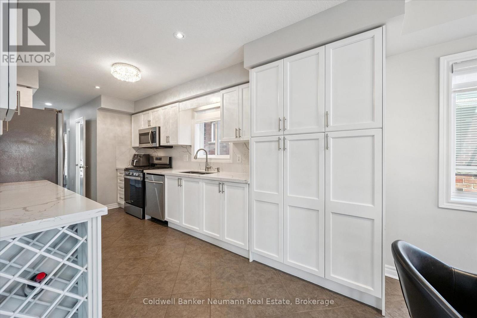 64 Laughland Lane, Guelph (Pineridge/westminster Woods), Ontario  N1L 0C6 - Photo 5 - X12643658