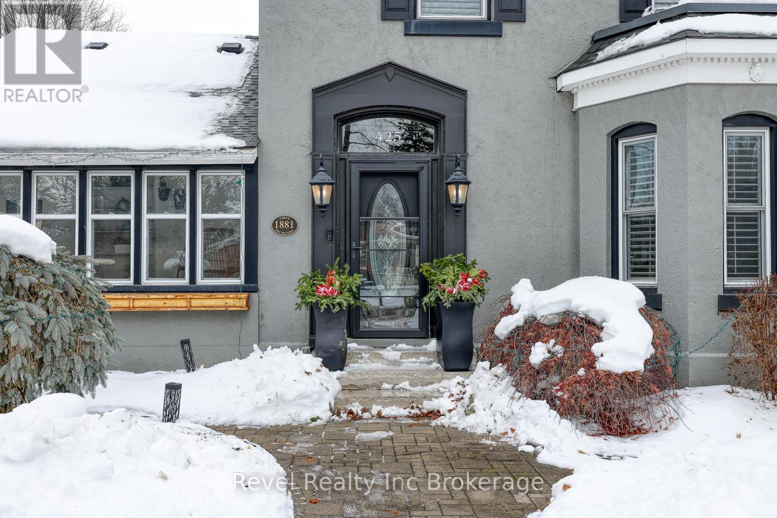 425 Ingersoll Avenue, Woodstock, Ontario  N4S 4X4 - Photo 3 - X12398188