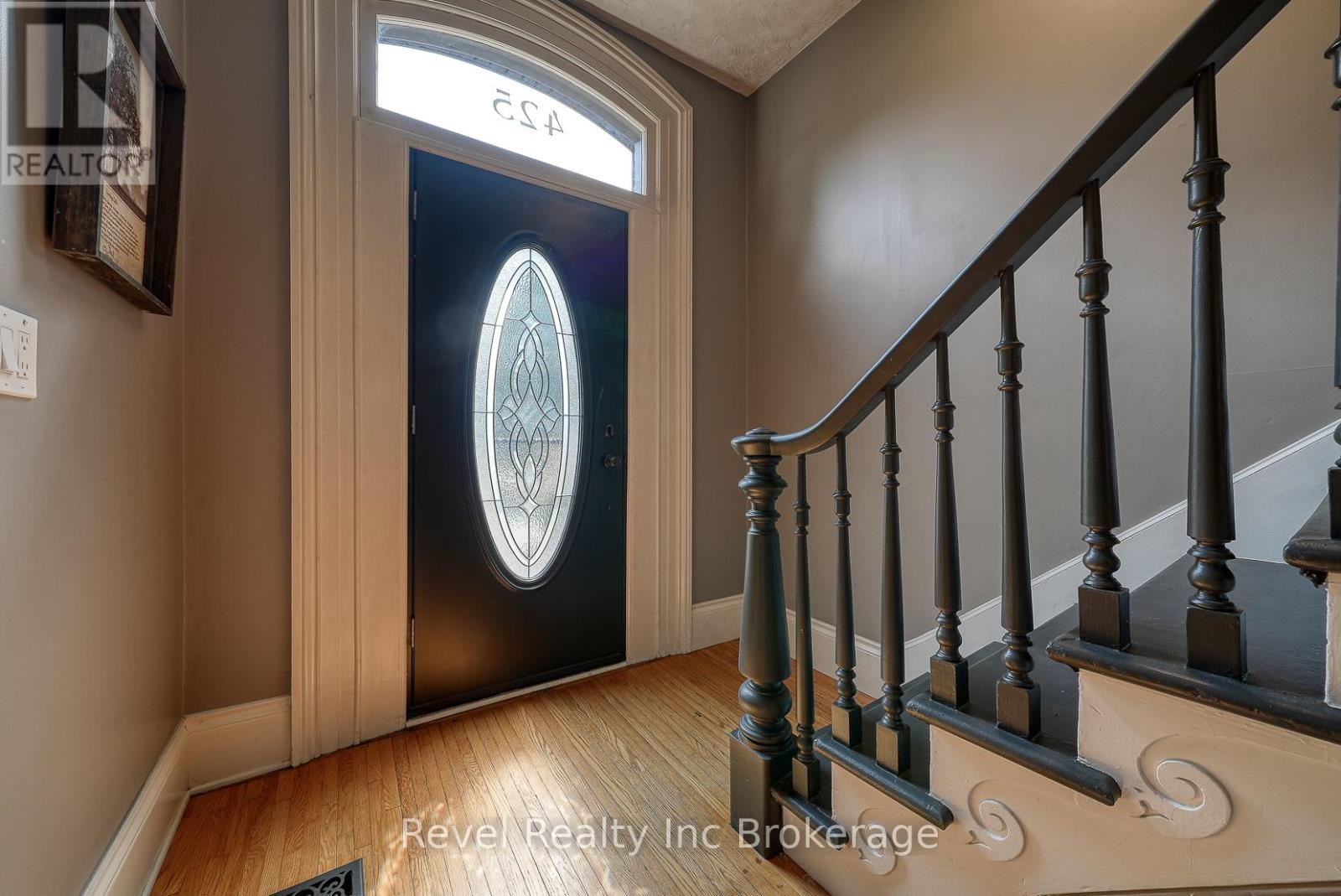 425 Ingersoll Avenue, Woodstock, Ontario  N4S 4X4 - Photo 7 - X12398188