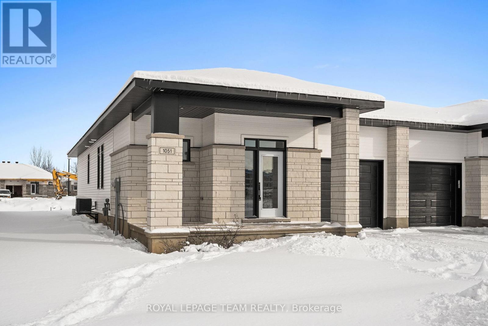 1051 Moore Street, Brockville, Ontario  K6V 0H1 - Photo 3 - X12643610