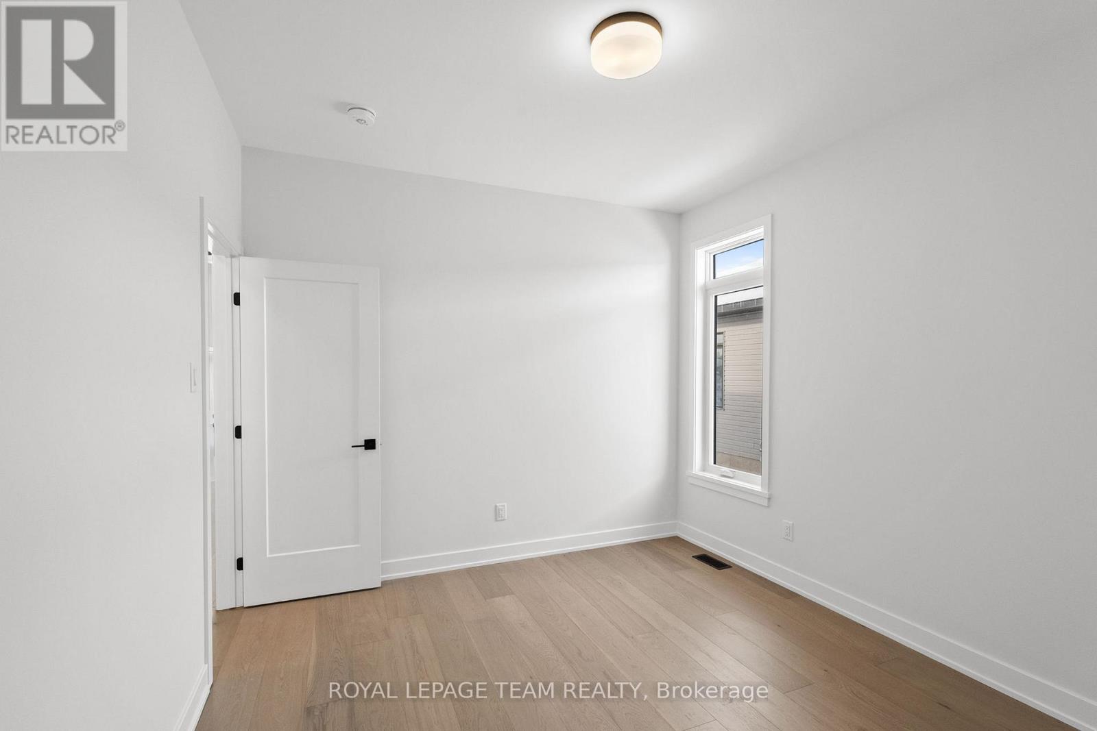 1051 Moore Street, Brockville, Ontario  K6V 0H1 - Photo 34 - X12643610