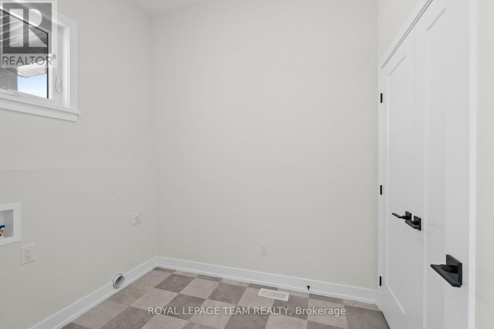 1051 Moore Street, Brockville, Ontario  K6V 0H1 - Photo 35 - X12643610