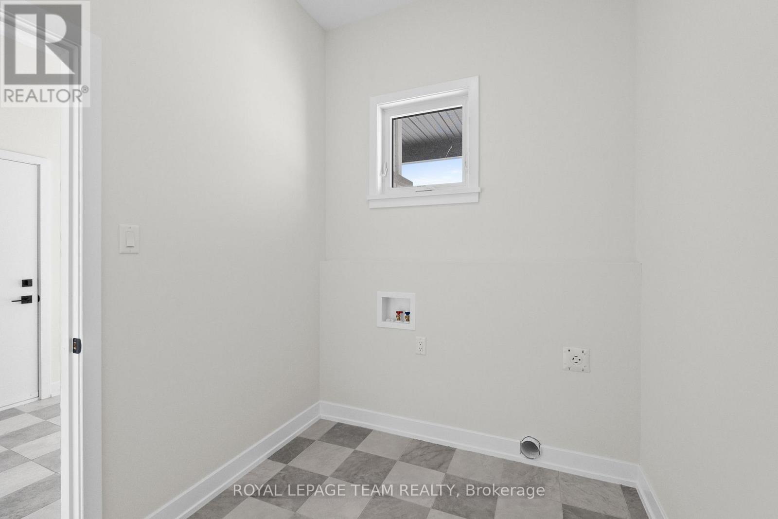 1051 Moore Street, Brockville, Ontario  K6V 0H1 - Photo 36 - X12643610