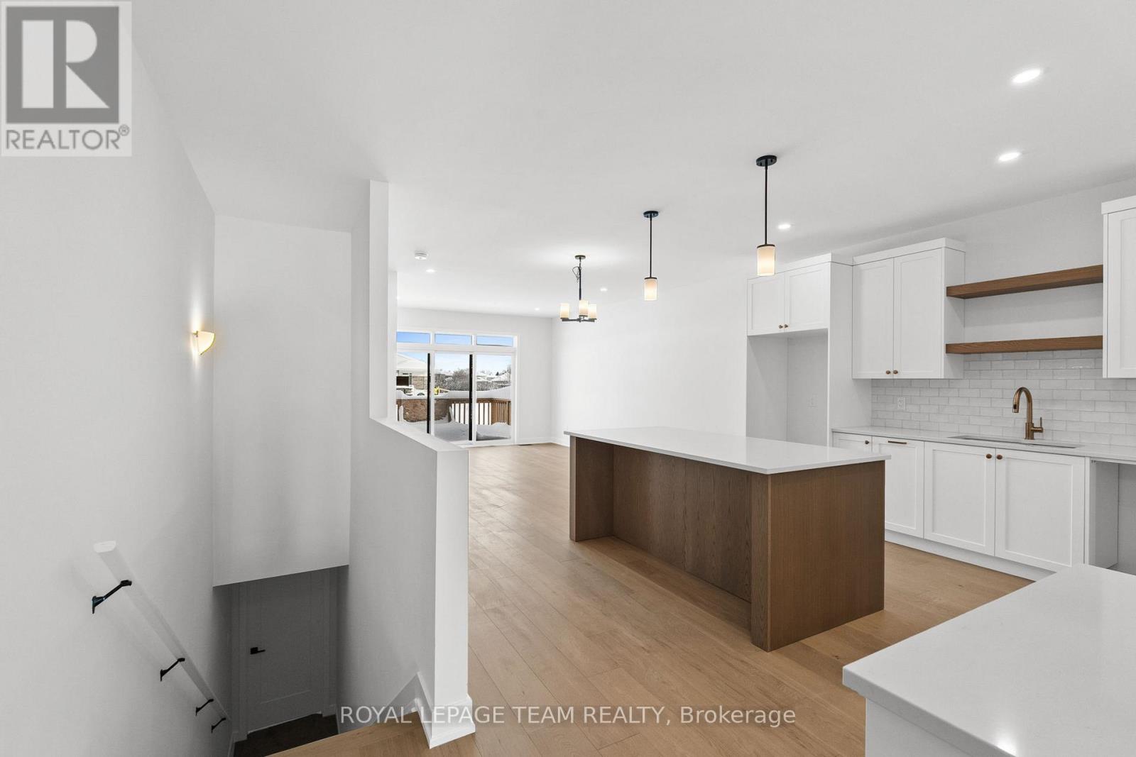 1051 Moore Street, Brockville, Ontario  K6V 0H1 - Photo 9 - X12643610