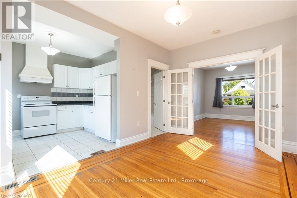 Main - 39 Connaught Avenue N, Hamilton, Ontario  L8L 6Y6 - Photo 8 - X12643648