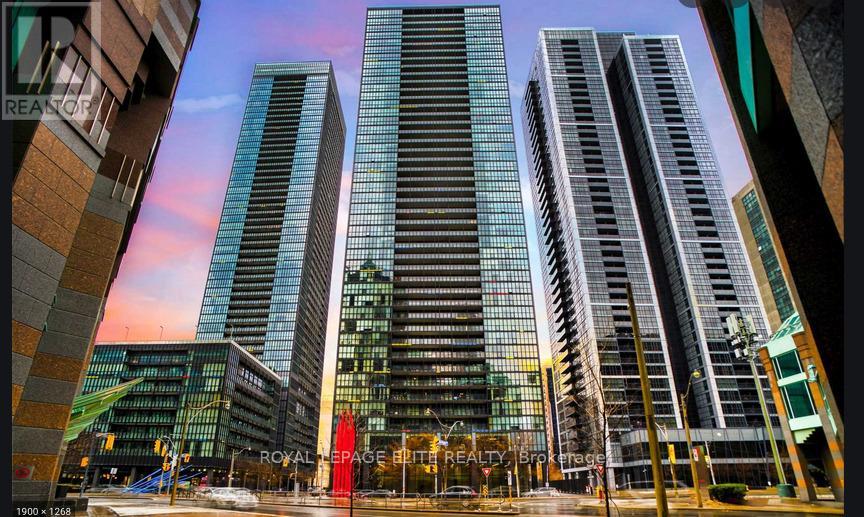 110 CHARLES STREET E, Toronto, Ontario