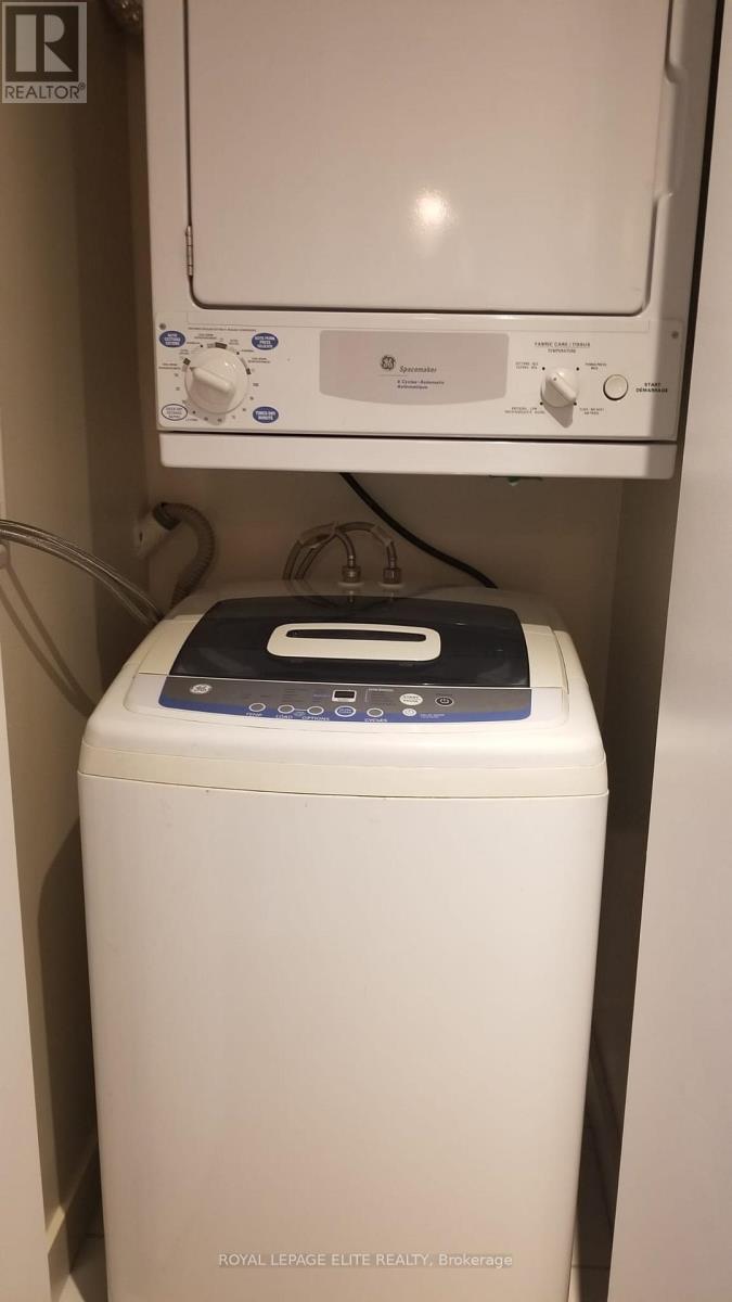 110 Charles Street E, Toronto, Ontario  M4Y 1T5 - Photo 7 - C12643686