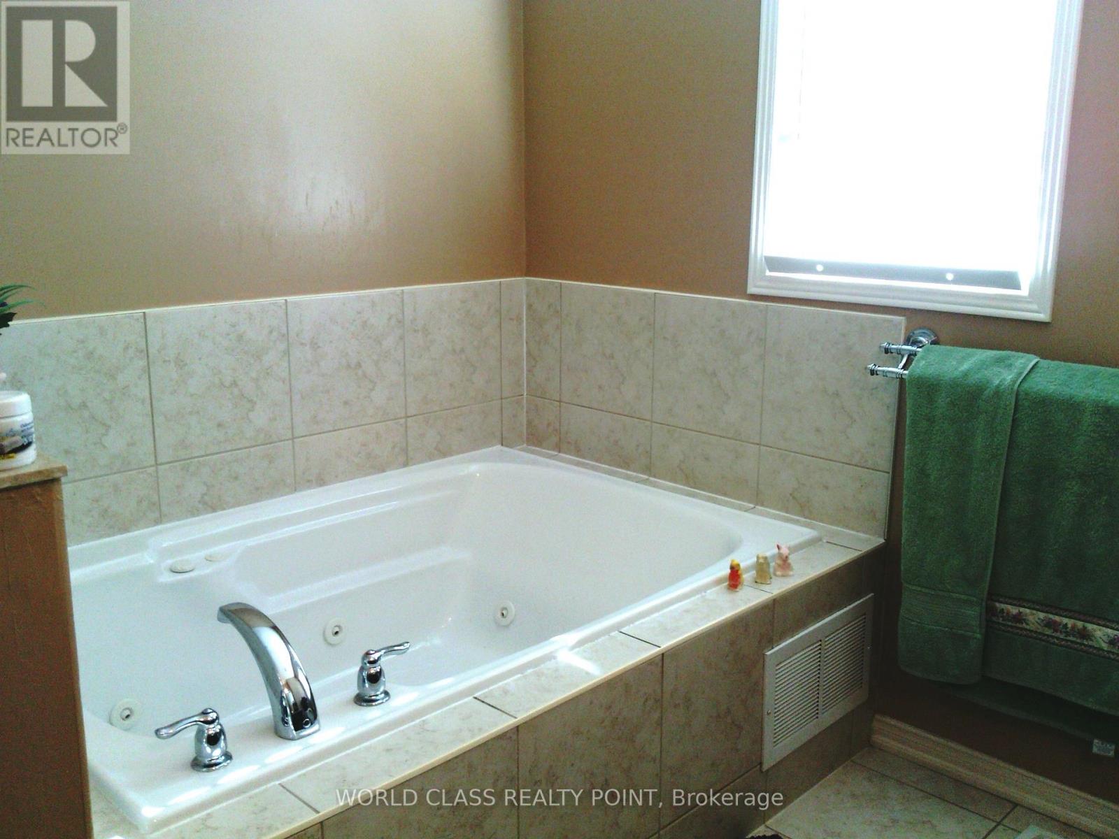 33 Rushbrooke Way, Ajax, Ontario  L1Z 2C4 - Photo 17 - E12643682