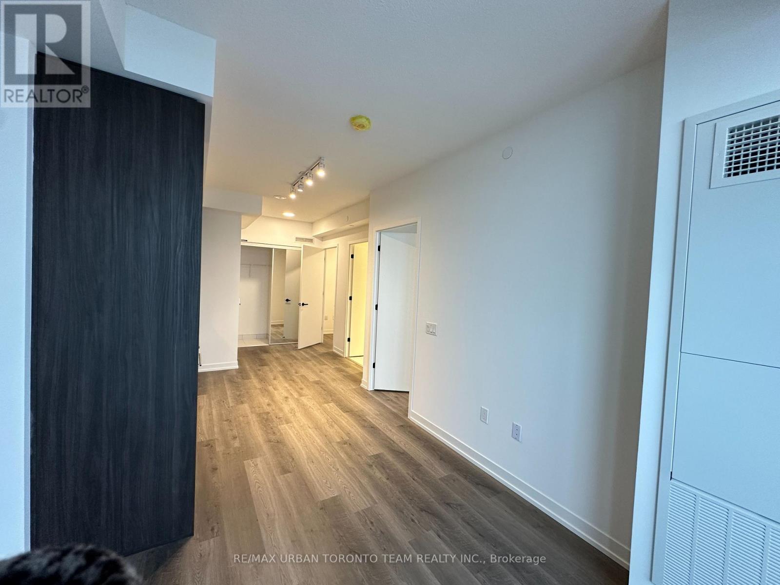 4808 - 8 Interchange Way, Vaughan, Ontario  L4K 5Z7 - Photo 10 - N12643608