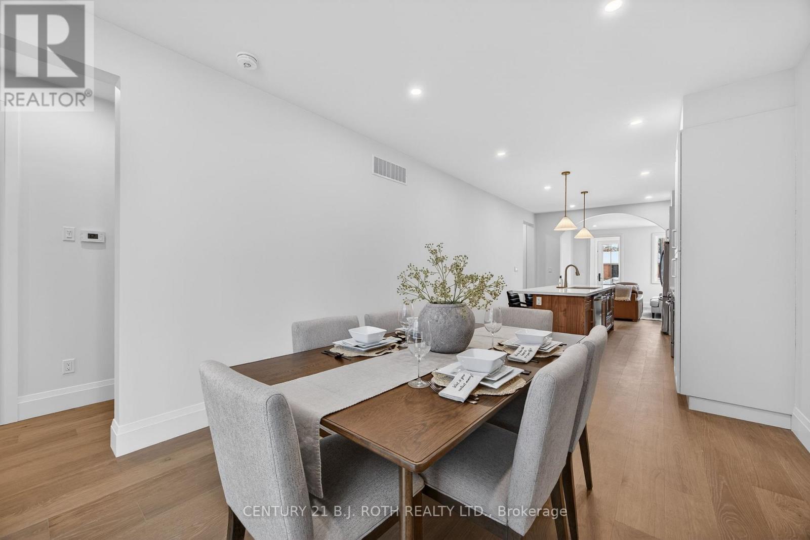 75 Vancouver Street, Barrie, Ontario  L4M 4M2 - Photo 13 - S12406711