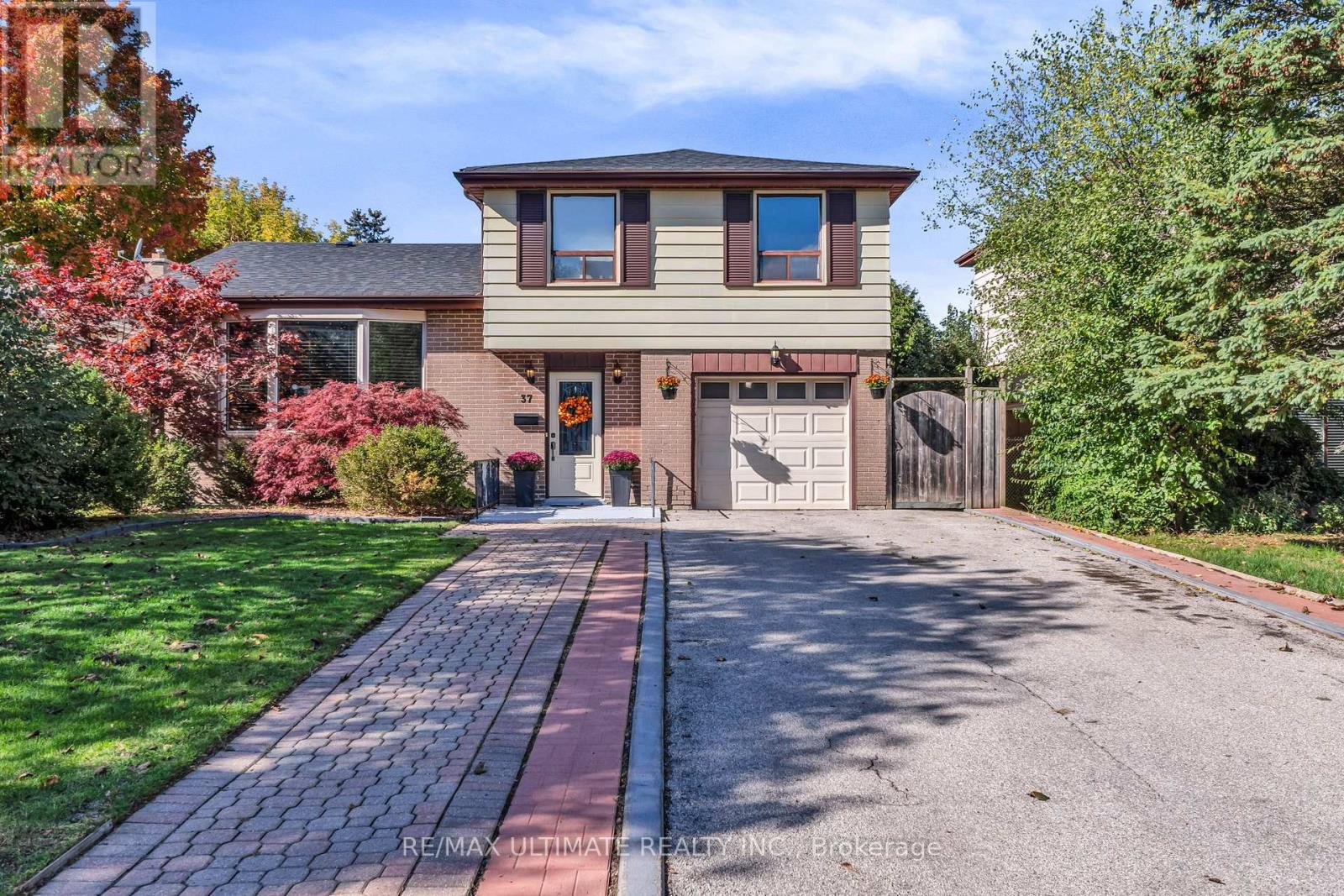 37 BANBURY COURT, Brampton, Ontario
