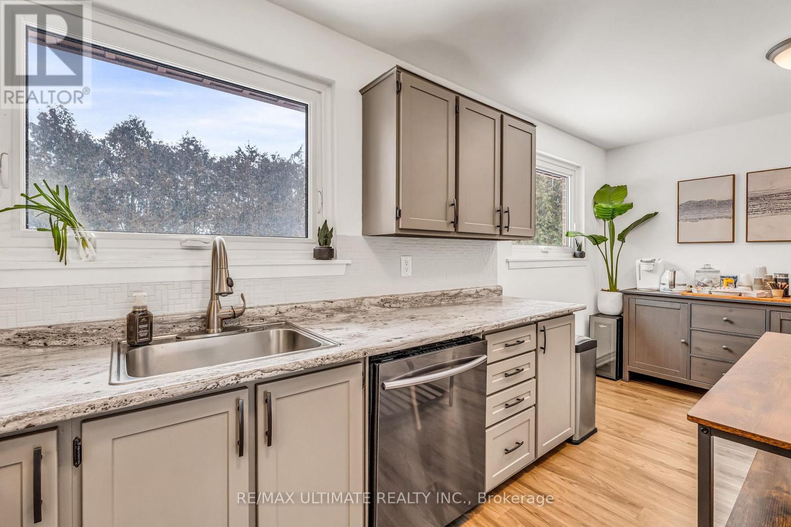 37 Banbury Court, Brampton, Ontario  L6T 1Y9 - Photo 14 - W12643576