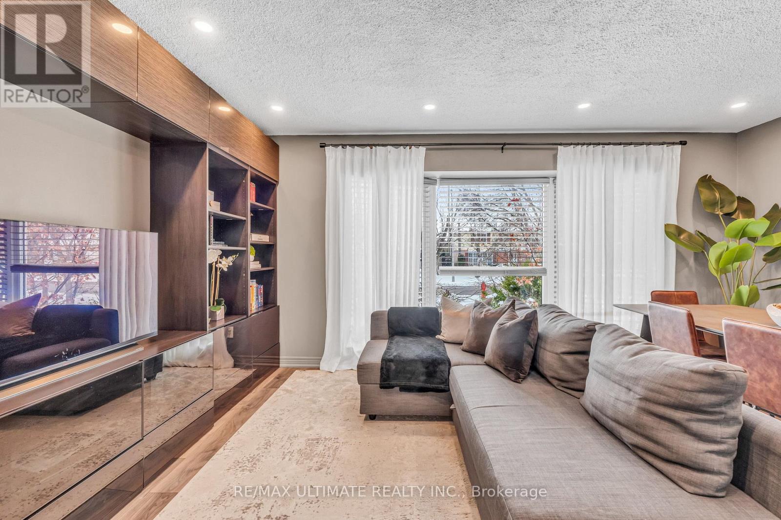 37 Banbury Court, Brampton, Ontario  L6T 1Y9 - Photo 7 - W12643576