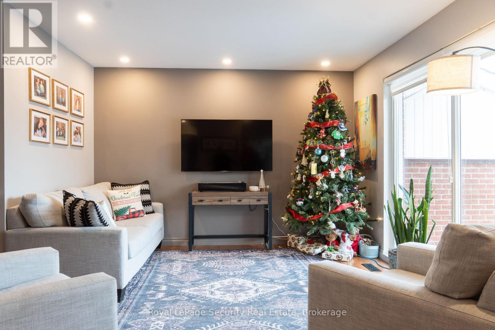 3248 Silverado Drive, Mississauga, Ontario  L5A 2W1 - Photo 4 - W12643584