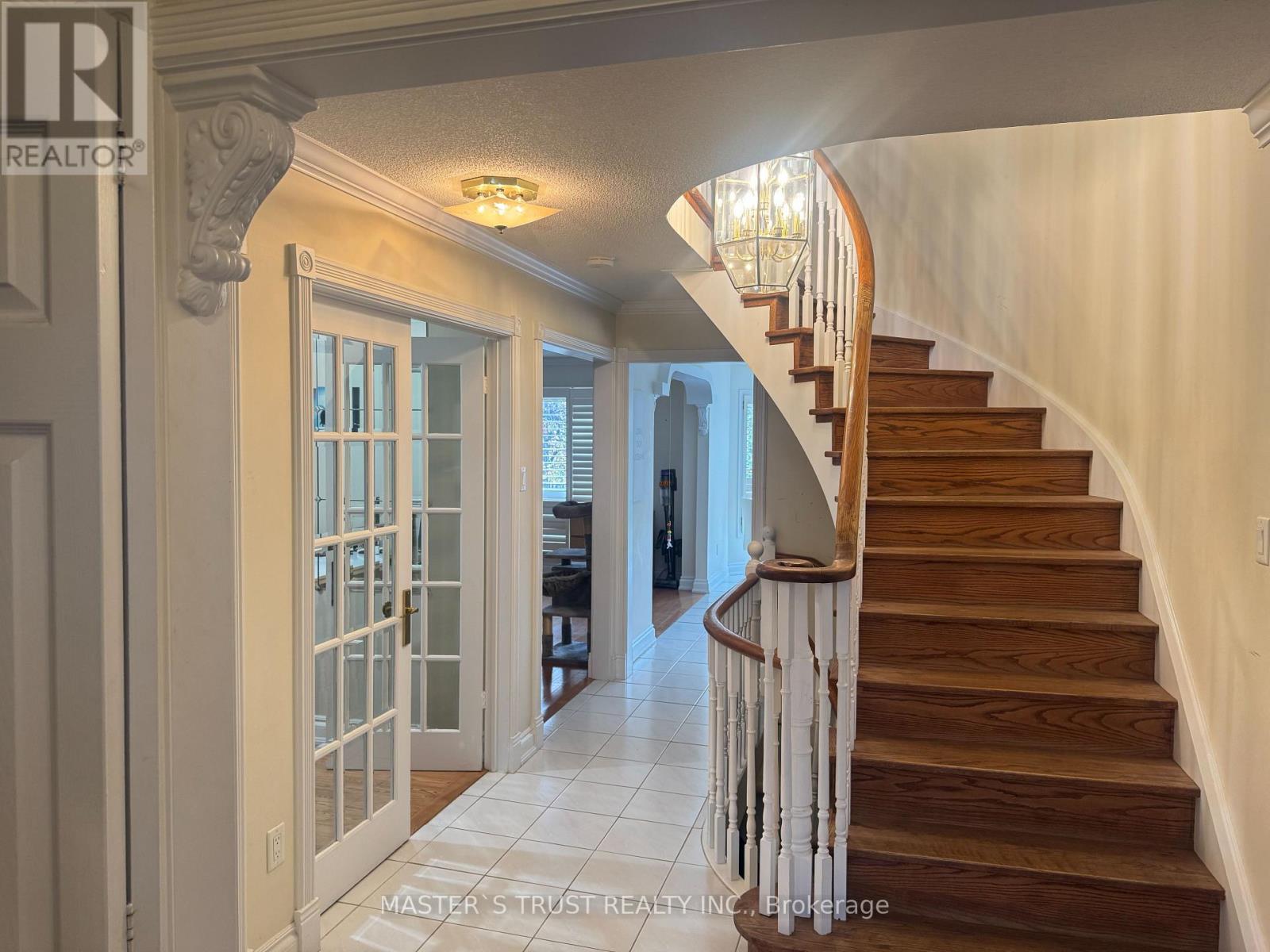 411 Winfield Terrace, Mississauga, Ontario  L5R 1N9 - Photo 3 - W12643620