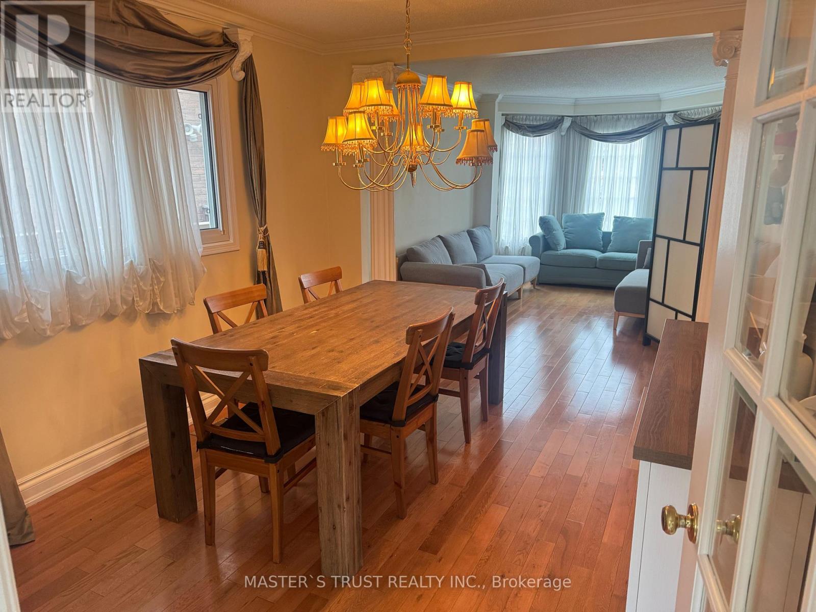 411 Winfield Terrace, Mississauga, Ontario  L5R 1N9 - Photo 9 - W12643620