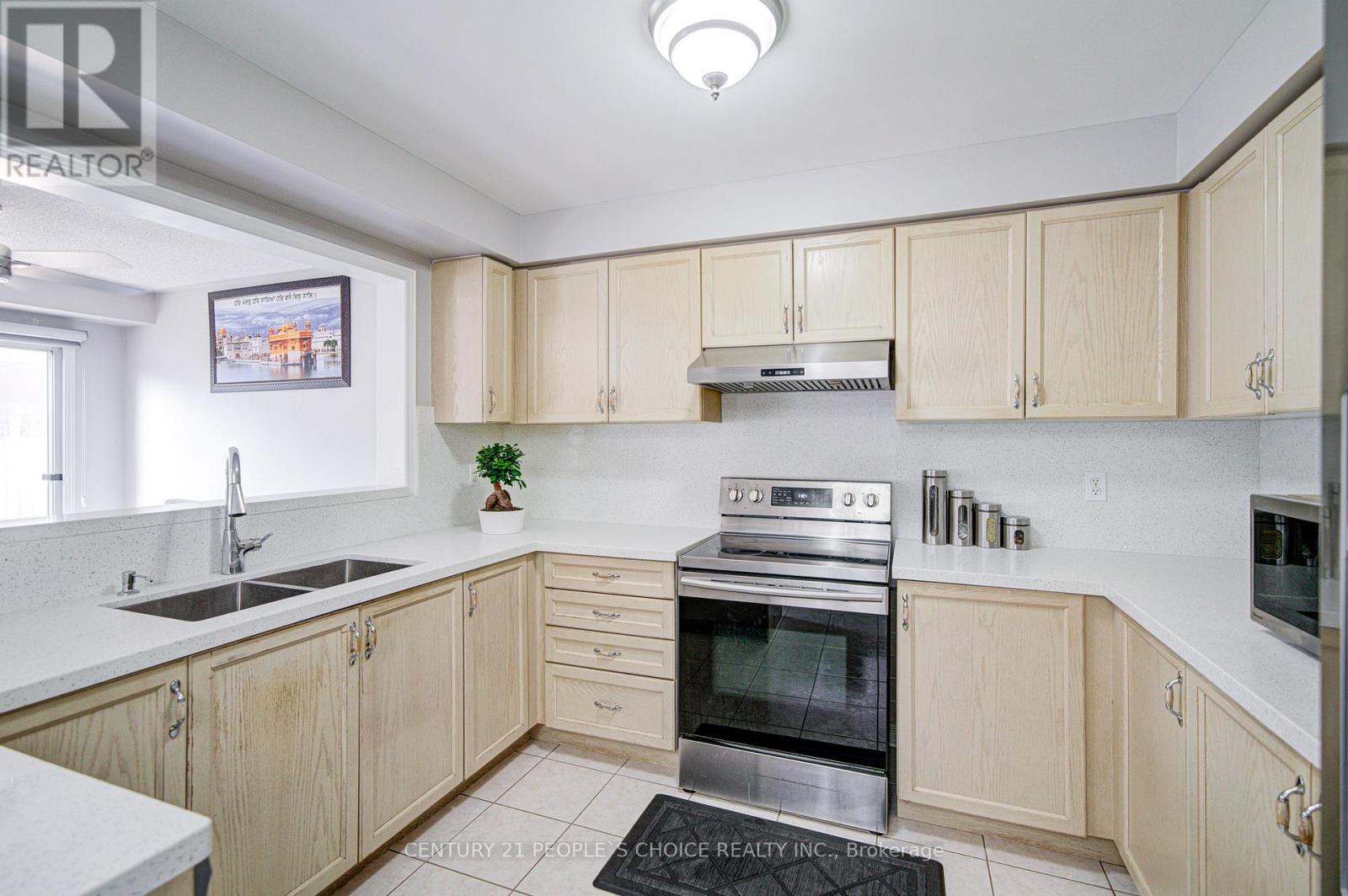 72 Zia Dodda Crescent, Brampton, Ontario  L6P 1J4 - Photo 14 - W12643622