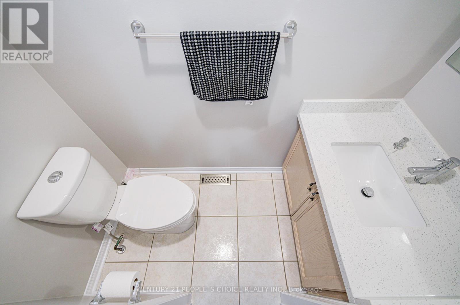 72 Zia Dodda Crescent, Brampton, Ontario  L6P 1J4 - Photo 4 - W12643622