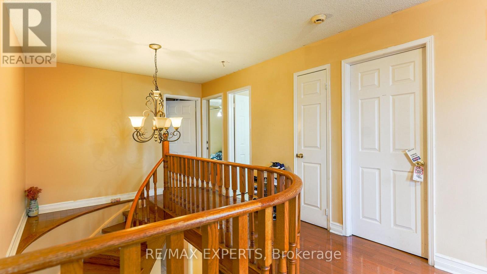 16 Duggan Drive, Brampton, Ontario  L6Y 4H9 - Photo 11 - W12643642