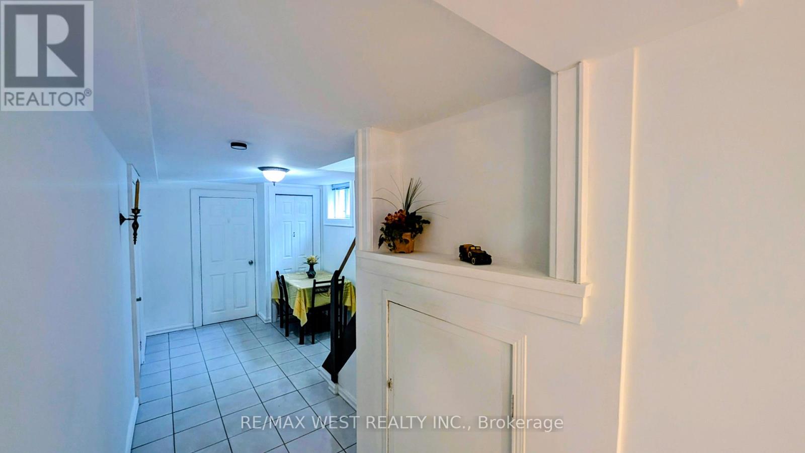 Basement - 1559 Northmount Avenue, Mississauga, Ontario  L5E 1Y9 - Photo 10 - W12643644