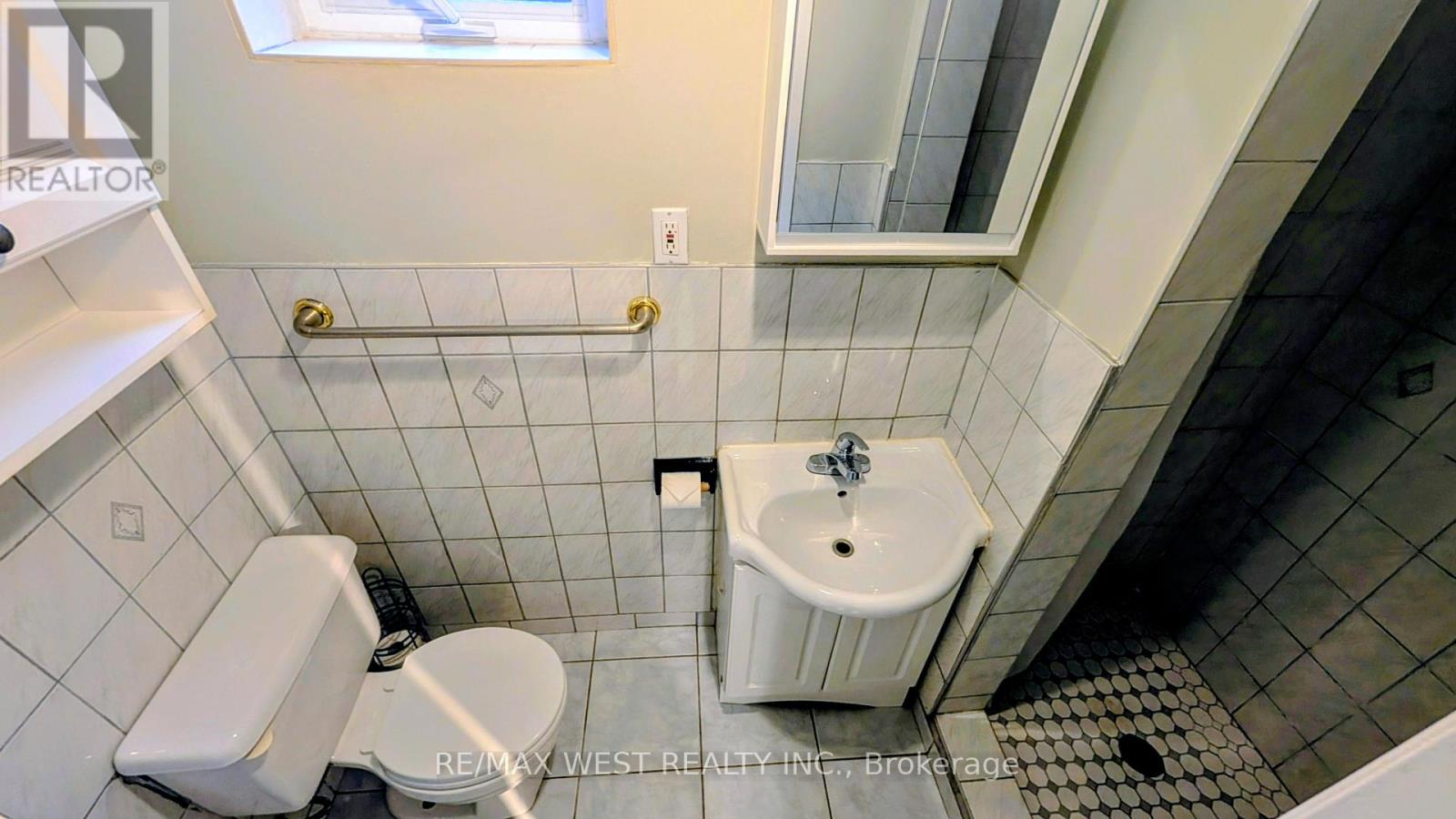 Basement - 1559 Northmount Avenue, Mississauga, Ontario  L5E 1Y9 - Photo 11 - W12643644