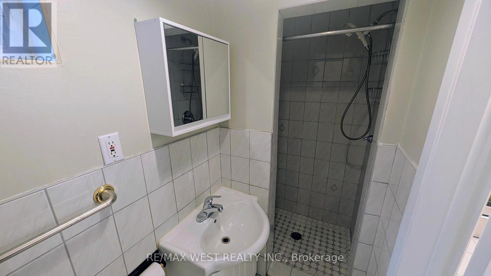 Basement - 1559 Northmount Avenue, Mississauga, Ontario  L5E 1Y9 - Photo 12 - W12643644