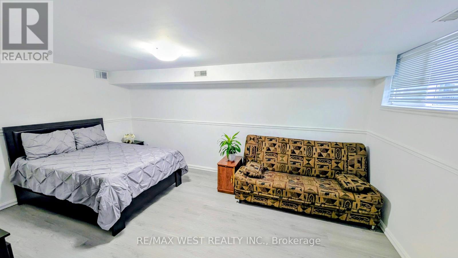 Basement - 1559 Northmount Avenue, Mississauga, Ontario  L5E 1Y9 - Photo 6 - W12643644