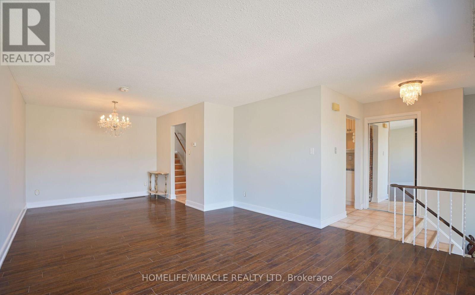 28 Peterson Court N, Brampton, Ontario  L6Z 1K6 - Photo 11 - W12643678