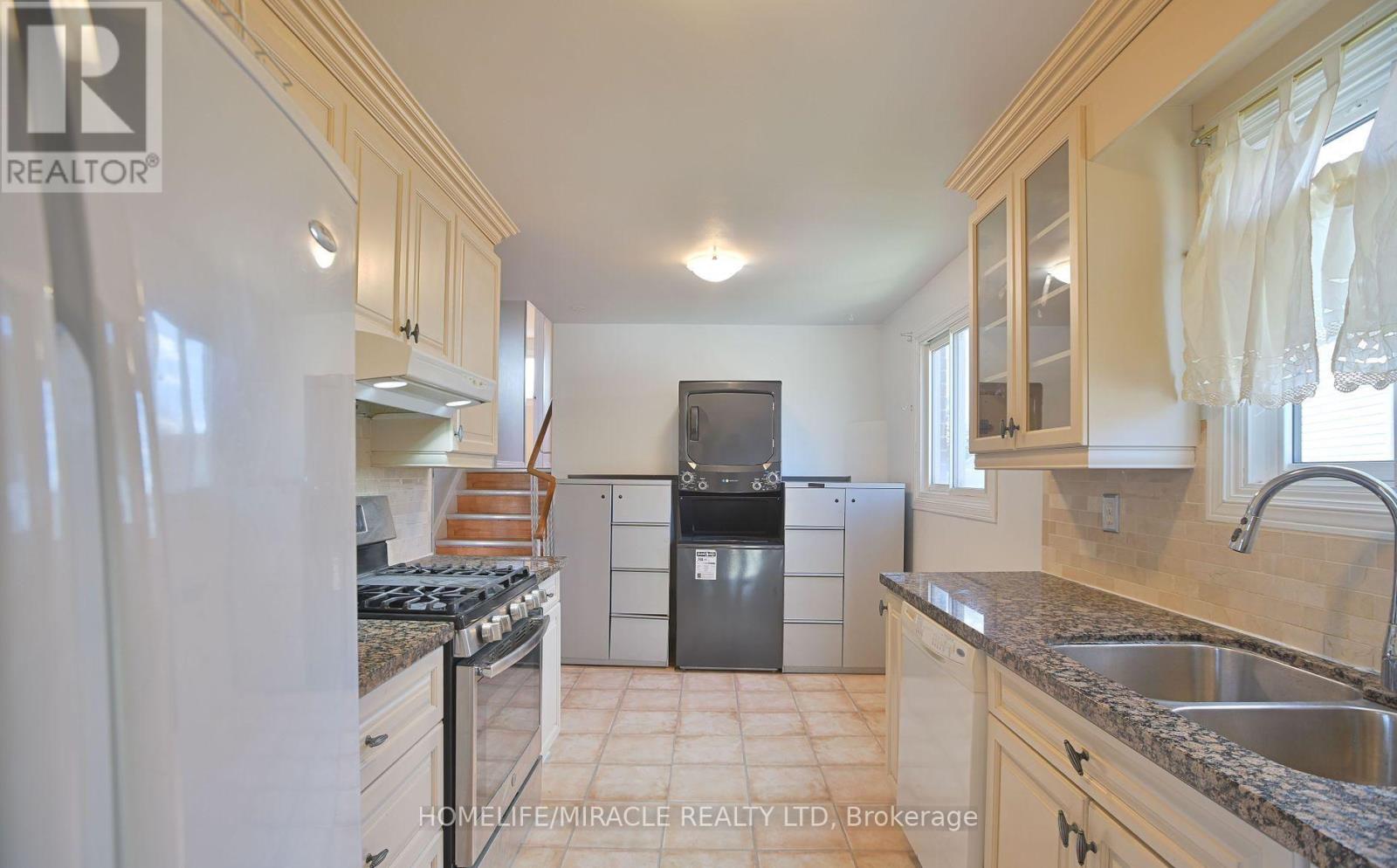 28 Peterson Court N, Brampton, Ontario  L6Z 1K6 - Photo 18 - W12643678