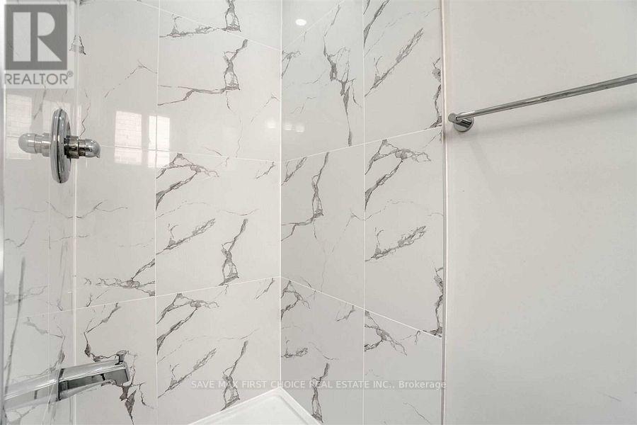 6 Wildercroft Avenue, Brampton, Ontario  L6V 4E6 - Photo 11 - W12643680