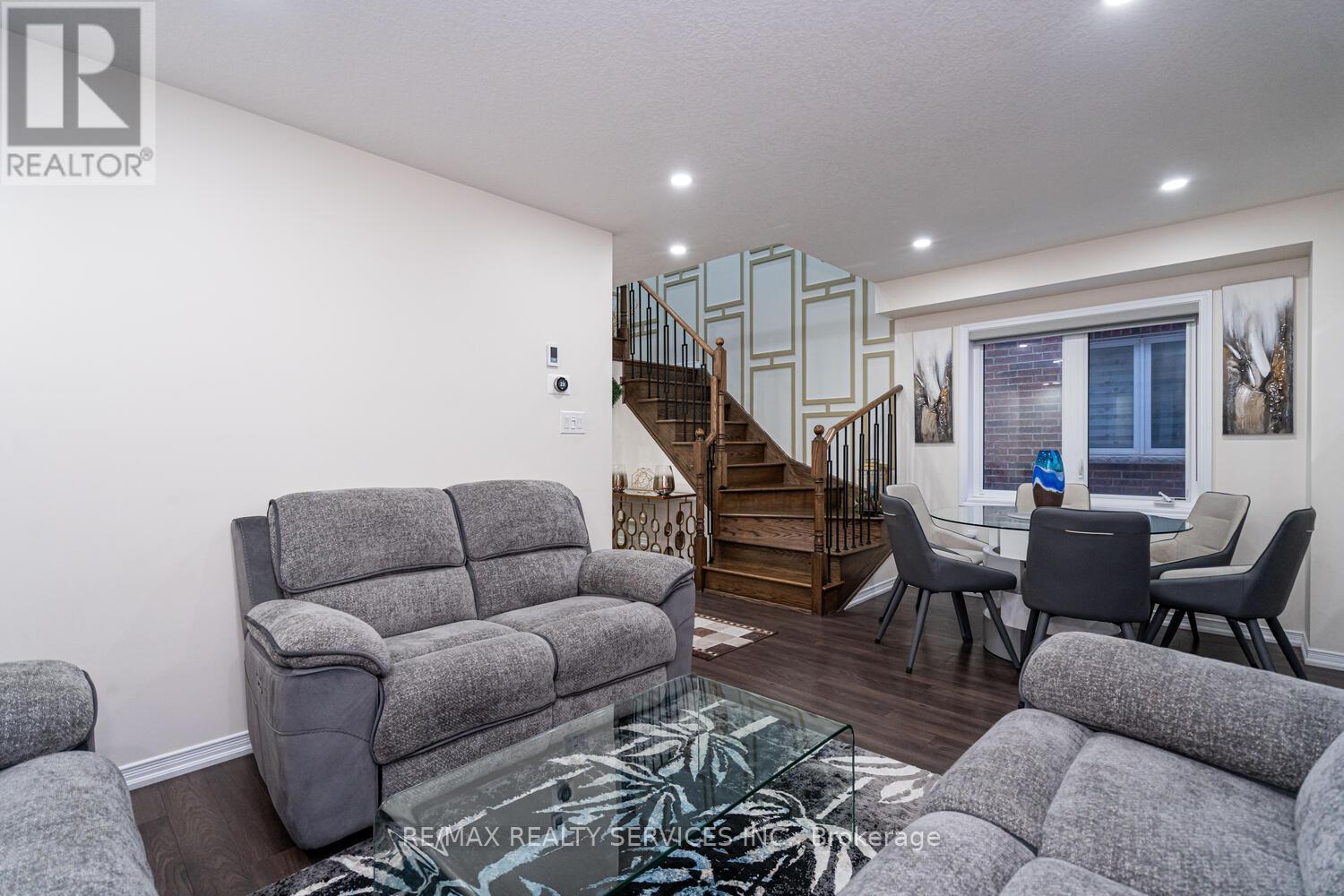 11 Hoover Road, Brampton, Ontario  L7A 4L2 - Photo 11 - W12643684